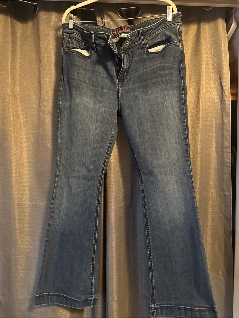 Cinch Women's Medium Blue Flare Jeans
